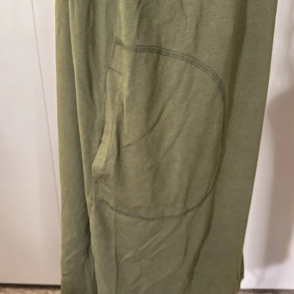 D & co beach green sleeveless Mitty scoop neck dress with pockets - Picture 5 of 6